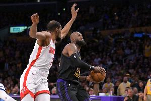 898066