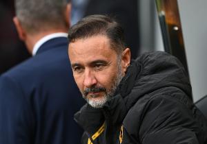 617876