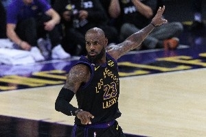 73231